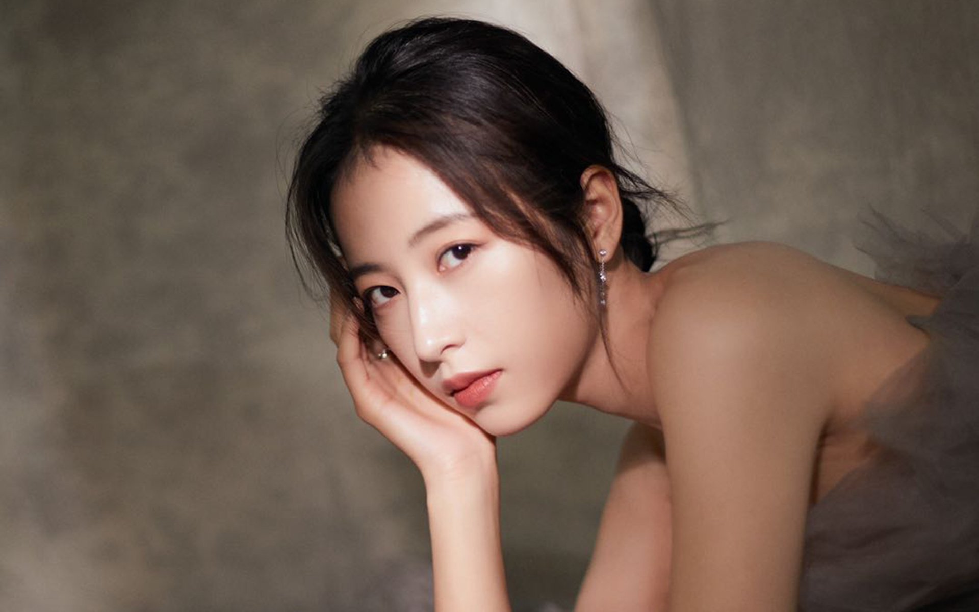 智能机器人训练助力乒乓球选手提高反应速度,机器人辅助乒乓球运动员进行训练