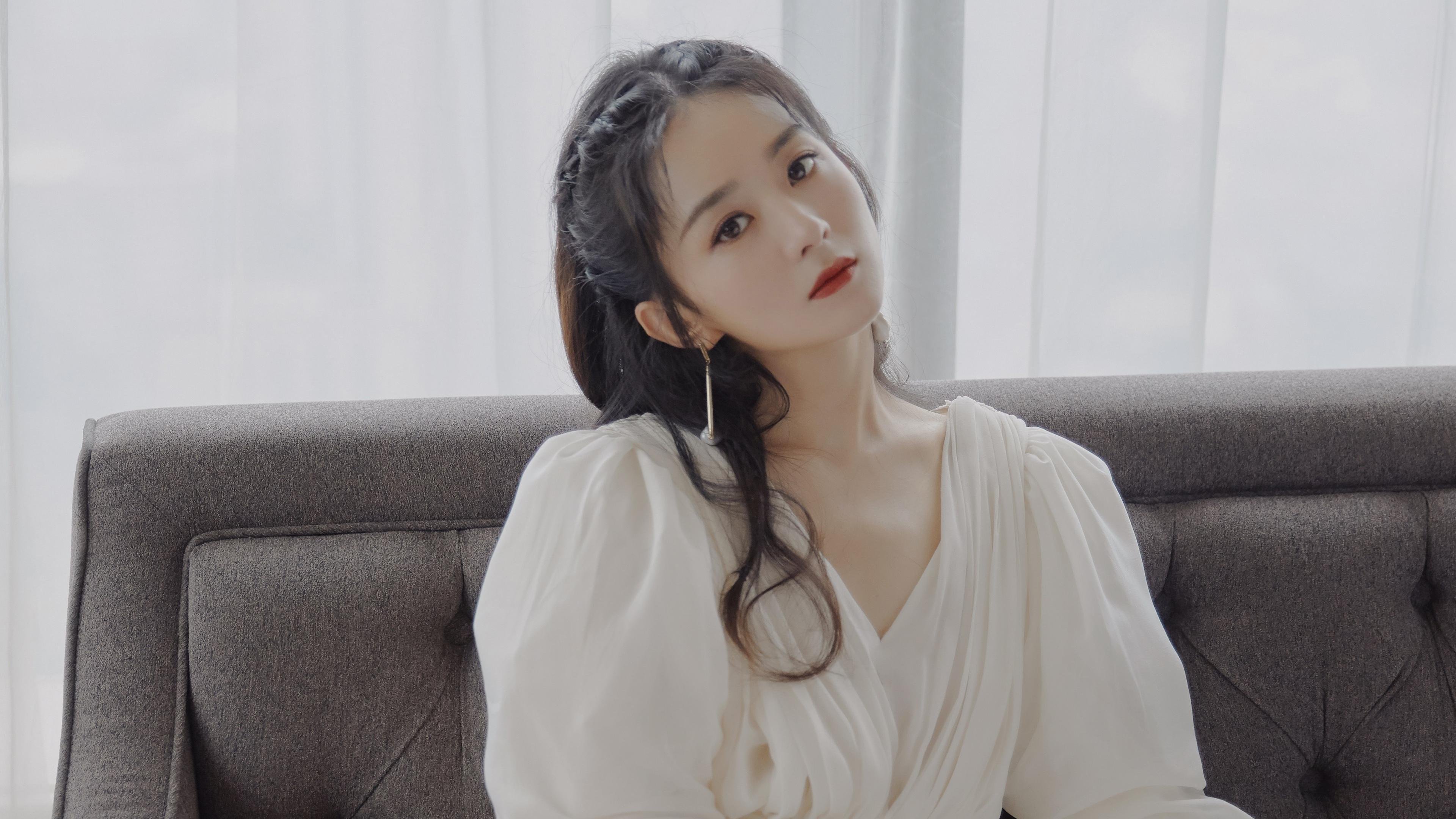 裁判执法尺度保持一致全场控场能力强比赛整体节奏流畅自然，裁判员执法